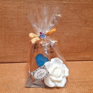 Sachet-cadeau-savon-parfume-et-savon-fantaisie-fleur-la-mesange-bleue