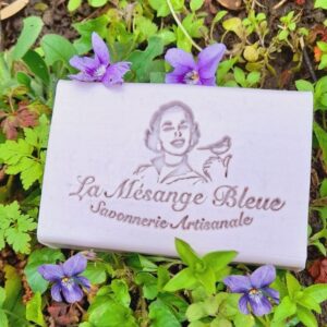 savon-artisanal-Normandie-parfumé-violette-la-mesange-bleue