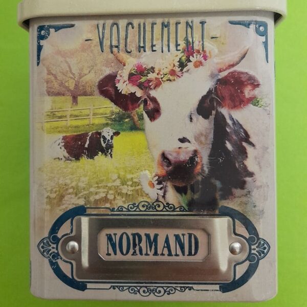 boite-vintage-souvenir-de-normandie-coffret-cadeau-savons-parfumes-la-mesange-bleue-face-2