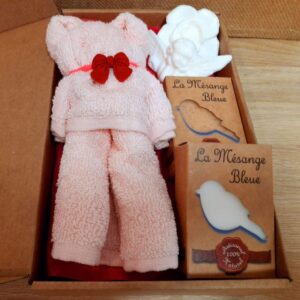 11-coffret-cadeau-savons-parfumés-savons-fantaisie-serviette-invite-la-mesange-bleue