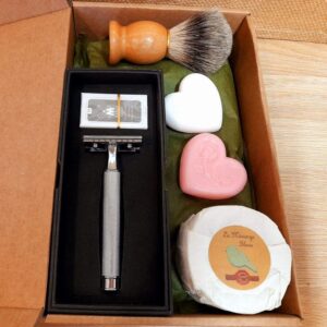 12-coffret-cadeau-homme-rasage-barbe-savons-fantaisie-rasoir-lames-blaireau-la-mesange-bleue
